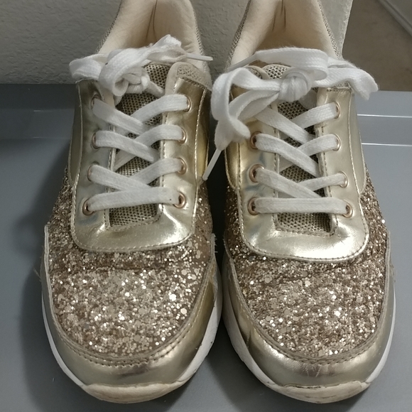 🎉HOST PICK🎉Children's Place Gold Glitter Sneakers Girls 5 - Picture 7 of 16